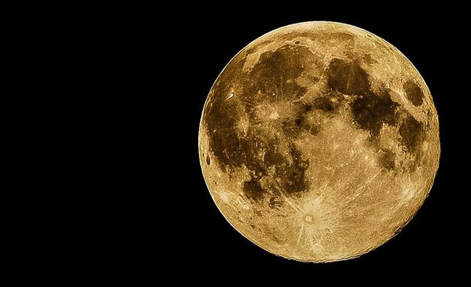 NASA duyurdu: Ay’ın güneşe bakan yüzeyinde su bulundu