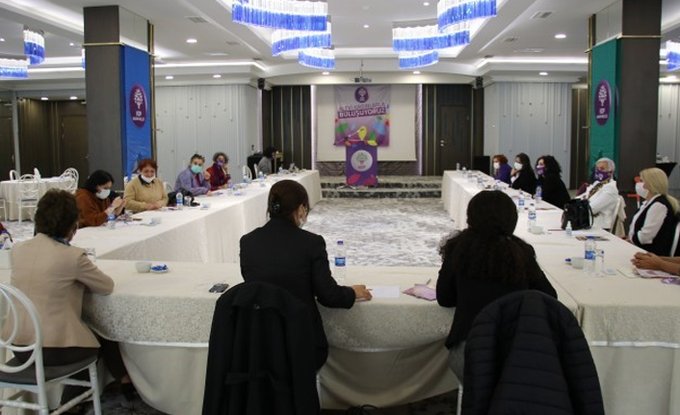 HDP Alevi kadınlar buluşması: Tek yol bir araya gelmek