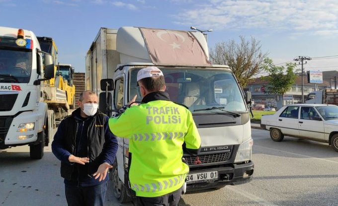 Sürücüye rengi solmuş bayrak yüzünden ceza