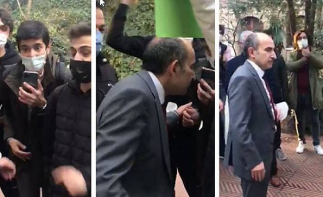 “Kayyum rektör istemiyoruz” sloganıyla protesto edilen Bulu’ya bir öğrenci “Hocam hiç utanmanız yok mu?” diye sordu