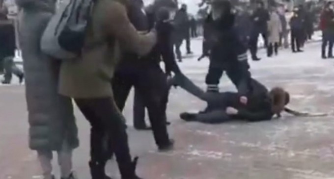 Moskova’daki protestolara polis müdahalesi: 40 gözaltı