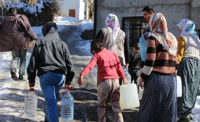 Van’da mahallesindeki su sorununu anlatan muhtara soruşturma