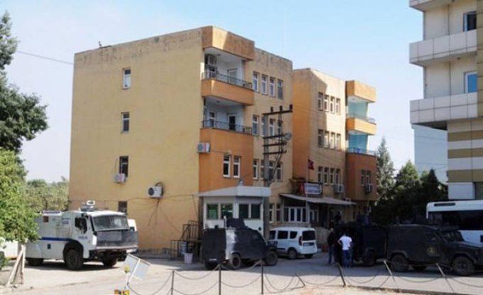Gözaltındaki çocuğa gün boyu İstiklal Marşı okutuldu
