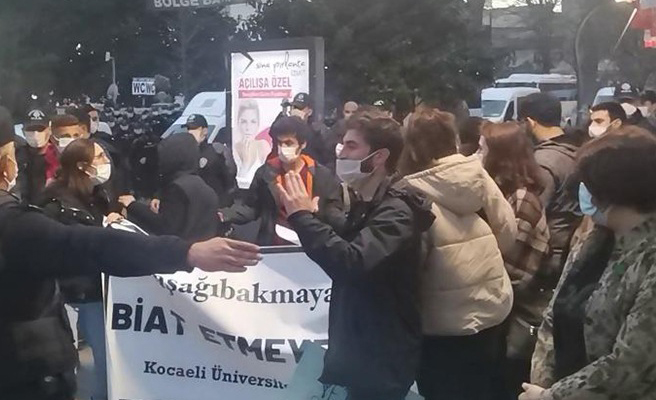 Kocaeli’de Boğaziçi’ne destek eylemine polis müdahalesi: 17 gözaltı