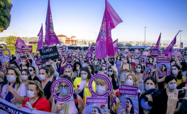 Kadınlar, STK’lar, Kadın örgütleri 8 Mart Dünya Kadınlar Günü öncesi Türkiye’nin birçok yerinde sokaklara çıktı.