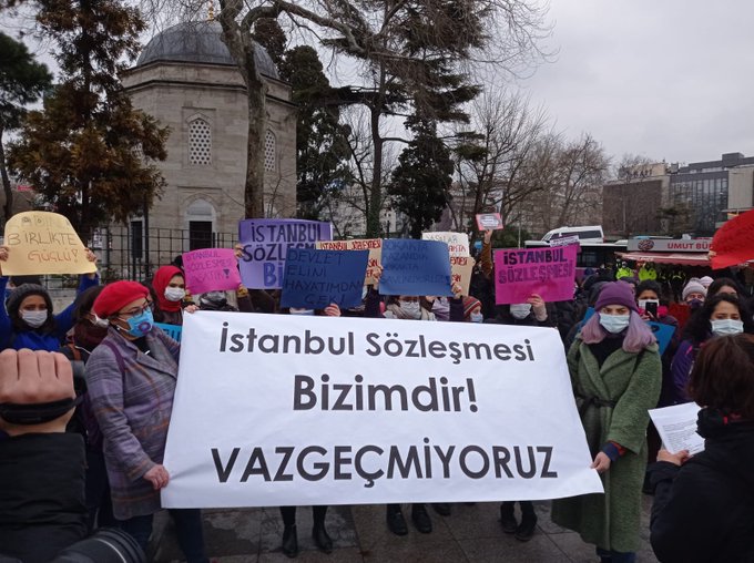 İstanbul’da kadınlar Esenyalı ve Beşiktaş’tan seslendi: “İstanbul Sözleşmesi bizim”