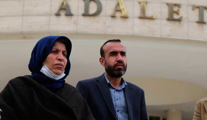 17. gününde gözaltına alınan Emine Şenyaşar ve oğlu Ferit Şenyaşar serbest bırakıldı.