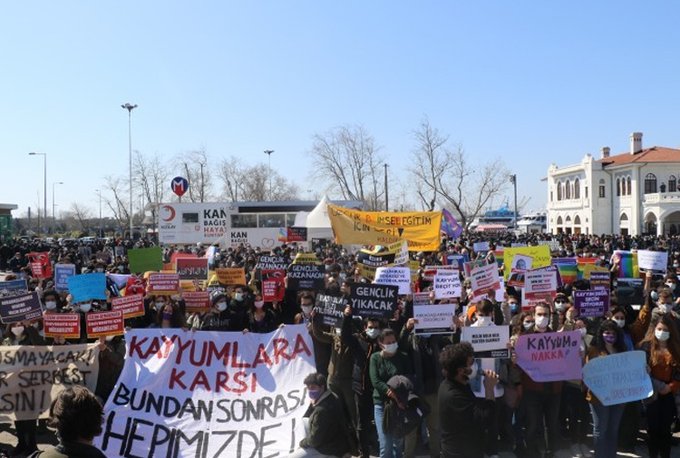 Öğrenciler: Kayyumlar gidecek biz kalacağız