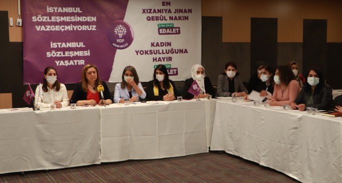 Diyarbakır’da sivil toplum örgütlerinin kadın temsilcileri ile bir araya geldi.