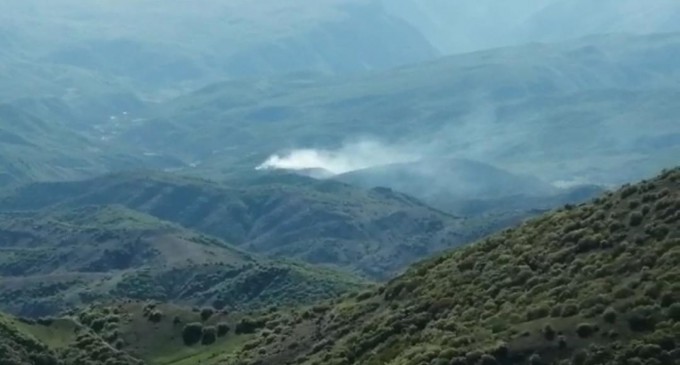 Hozat ilçesi kırsalında yürütülen askeri operasyon sonucu çıkan orman yangını 4 gündür devam ediyor