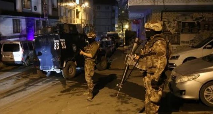 İstanbul’da Partizan üyelerine yönelik operasyonda en az 7 kişi gözaltına alındı.