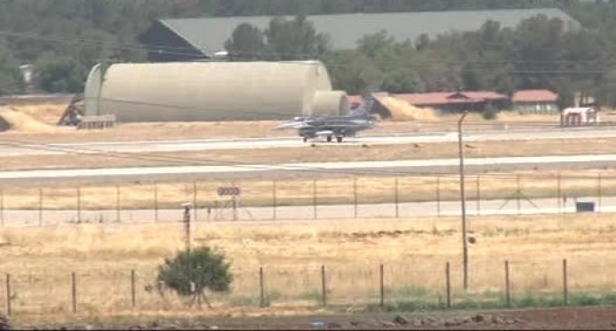 Hava saldırısında zarar gören 8’inci Ana Jet Üssü’nde savaş uçaklarının kullandığı pist, onarım çalışmaları gerekçesiyle bir ay kapatıldı.
