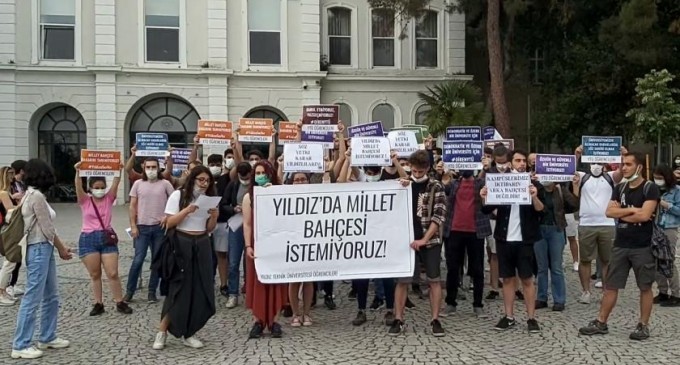 Yıldız Teknik Üniversitesi öğrencileri, “Gelin hep birlikte kampüsümüze sahip çıkalım” çağrısı yaptı.