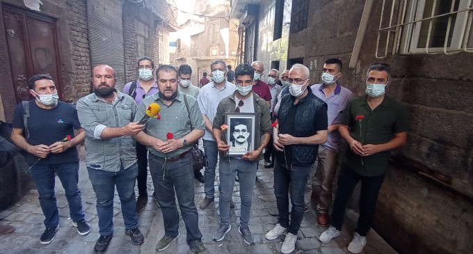 Özgür Gündem Gazetesi muhabiri Hafız Akdemir’in katledildiği sokakta gerçekleştirilen anma
