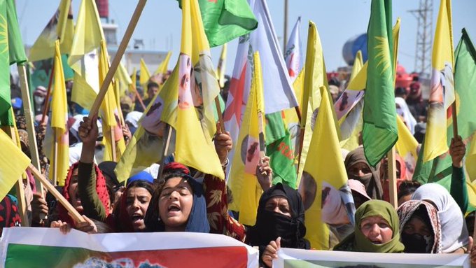 Kuzey ve Doğu Suriye kentlerinde Türk devletinin Medya Savunma Alanları ve Maxmur kampına yönelik işgal saldırıları yürüyüşlerle protesto edildi.