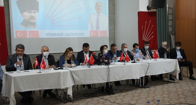 Sezgin Tanrıkulu “CHP olarak barış odaklı bir siyasetle Kürt meselesini çözme iddiasındayız” açıklamasında bulundu.