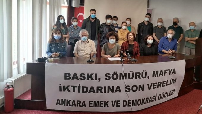 Sedat Peker’in açıklamalarıyla ortaya saçılan devlet-mafya-siyaset ilişkilerine karşı basın açıklaması yapan Ankara Emek ve Demokrasi Güçleri, “Baskı, sömürü, mafya iktidarına son verelim” çağrısı yaptı.