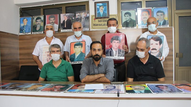 Batman’da kayıp yakınları, Mehmet Ağar’ın Emniyet Genel Müdürü olduğu dönemde kaçırılan ve kaybedilen Kadir Keremoğlu’nun akıbetini sordu.