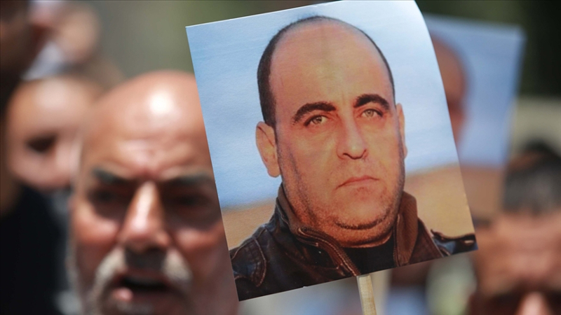 Filistin güvenlik güçlerince gözaltına alınan muhalif Nizar Benat, yaşamını yitirdi