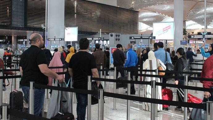 AB, riskli ülke olarak değerlendirdiği Türkiye’yi, seyahat kısıtlamalarının kaldıracağı ülkeler listesine dahil etmedi.