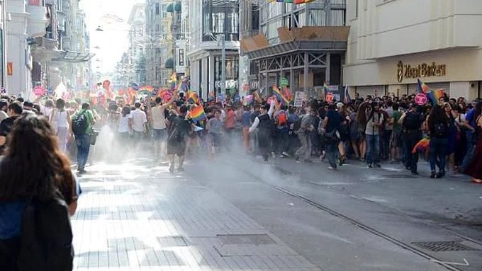 Onur Yürüyüşü’ne katılacaklara haklarını hatırlattı