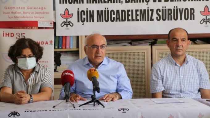 İHD’nin 35. yılı dolayısıyla basın toplantısı düzenledi.