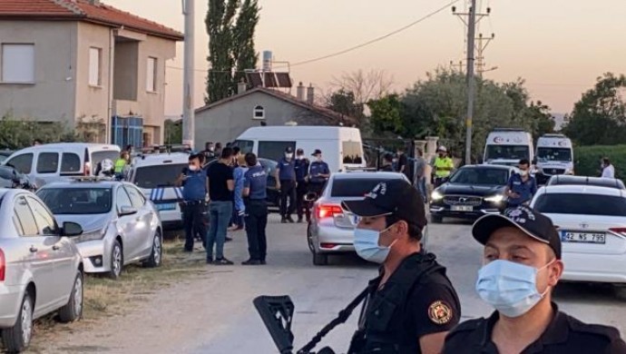 Avrupalı siyasetçiler #KonyadaKatliam etiketini kullanarak, tepkilerini dile getirdi.