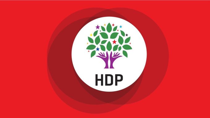 Hatimoğulları, “Geçmişten günümüze Yezidin zulmüne boyun eğmeyenlerin, mazlumun yanında saf tutanların matem-i yaslarının ve Muharrem orucunun kabul olmasını dileriz” dedi.