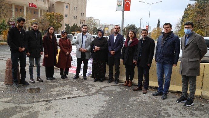 Siirt Barosu Başkanı ve üyeleri, mücadelesini sürdüren Şenyaşar ailesini ziyaret etti.