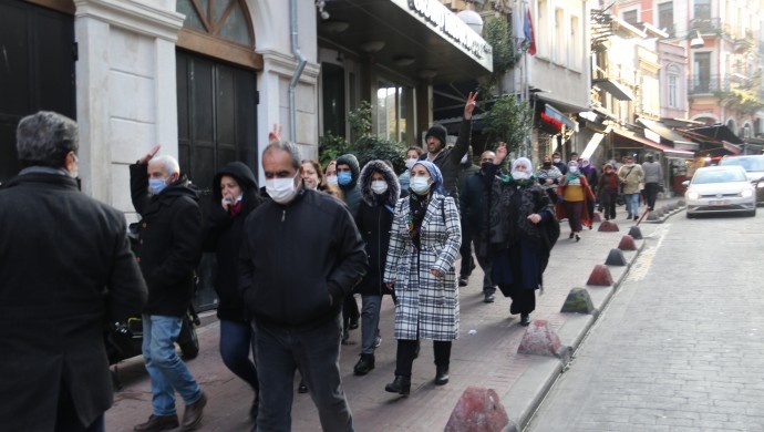 HDP Istanbul “Bilinsin ki bu abluka dağılacak, bu iktidar yıkılacak hapishanedeki tüm tutsaklar özgür kalacak” dedi.