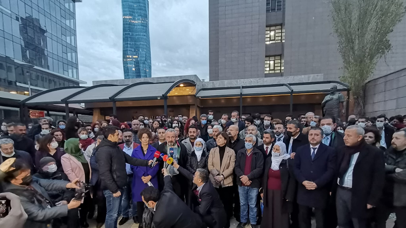 HDP ve barolar, davayı sahiplenmeye devam edeceklerini kaydetti.