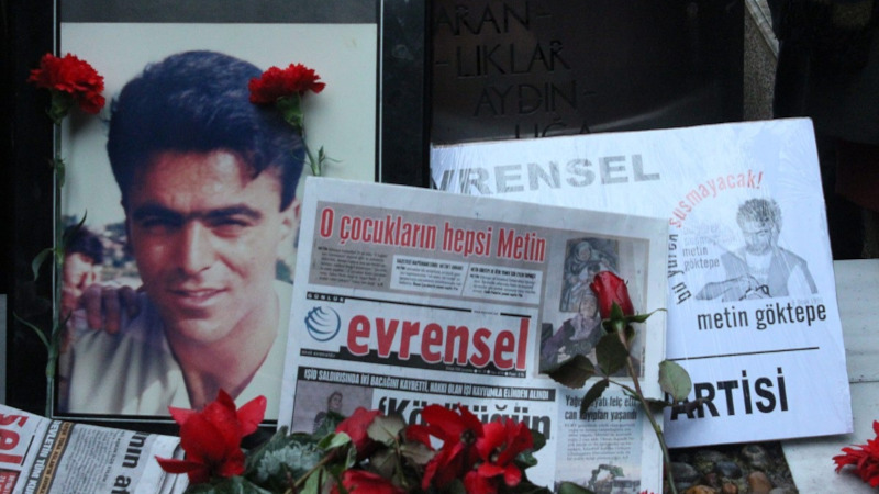26. yılında mezarı başında anıldı