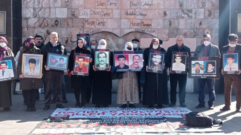 678. kez Koşuyolu Parkı’ndaki Yaşam Hakkı Anıtı önünde bir araya geldi.
