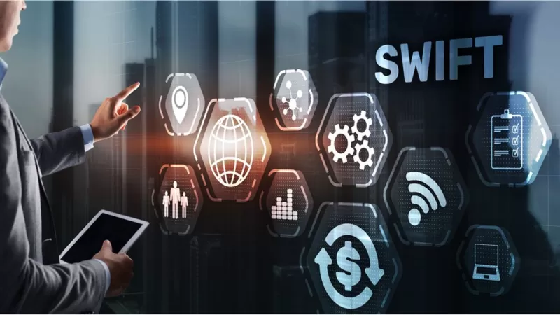 Rus bankalarını SWIFT sisteminden çıkarıyor