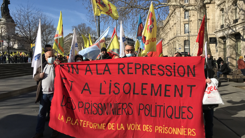 Komplo Paris’te protesto edildi
