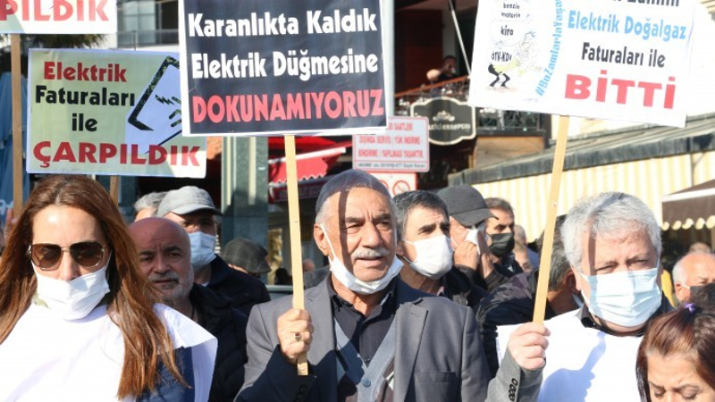 Demokrasi Platformu yapılan açıklamalarda, zamları protesto etti.