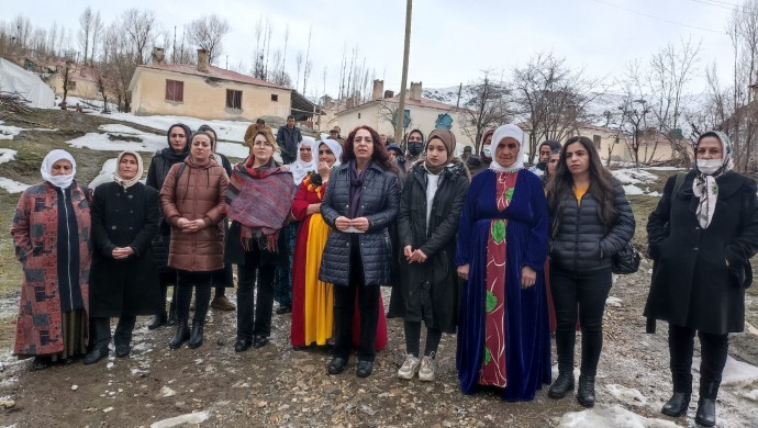 Bu zihniyet her gün kadınlar ve çocuklar üzerindeki şiddetini arttırıyor.