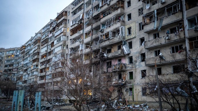 Rusya-Ukrayna savaşı üçüncü gününde de tüm şiddetiyle sürüyor.