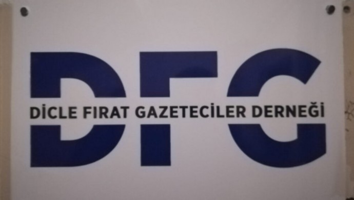 DFG’nin açıkladığı rapora göre; Mart ayında 6 gazeteci gözaltına alındı, 13 gazeteciye toplam 32 yıl hapis cezası verildi