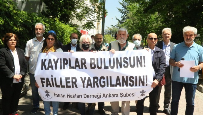 Kanat, “Geçmişle yüzleşmek ve hesaplaşmak zorundayız” dedi.
