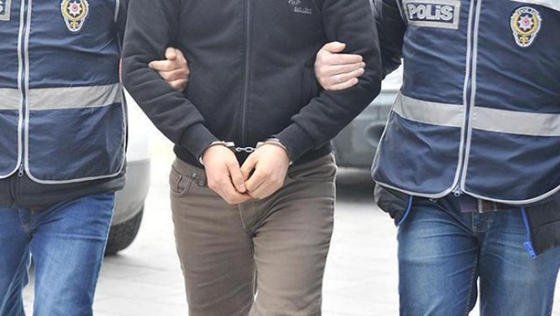 Dersimden 19 kişi hakkında gözaltı kararı olduğu 5 kişinin gözaltına alındığı öğrenildi.