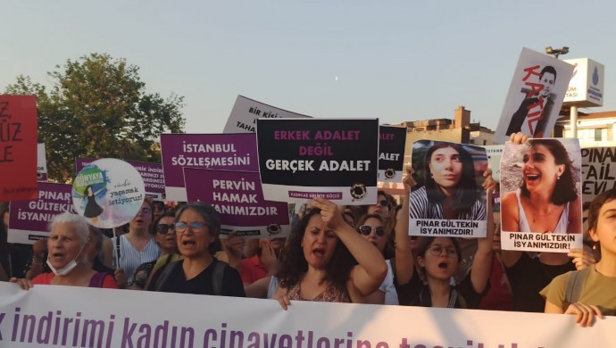 Kadınlar “Özgürlük ve yaşam hakkı için mücadele etmeye devam edeceğiz” dedi.