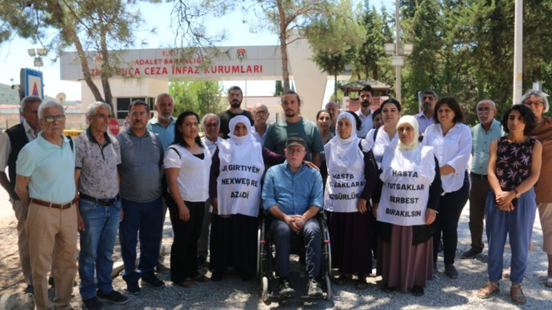 İzmir’de hasta ve infazı yakılan tutsak yakınlarının sürdürdüğü Adalet Nöbeti 86. gününde