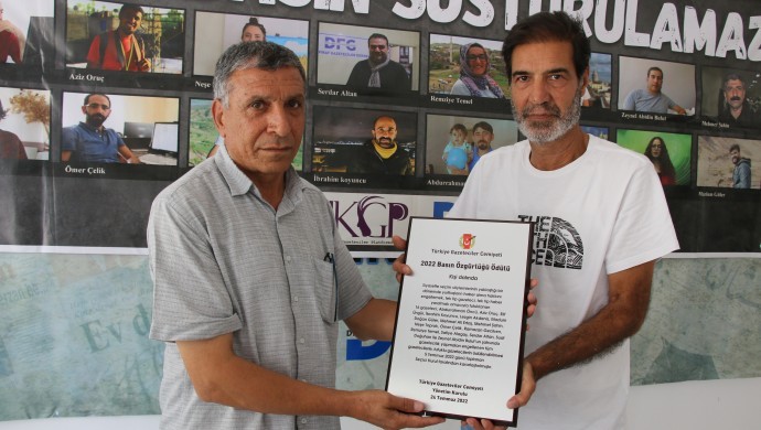 Basın Özgürlüğü Ödülleri töreninde “Kişi Dalı”nda tutuklu 16 Kürt gazeteciye verildi