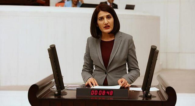 Semra Güzel gözaltına alındı