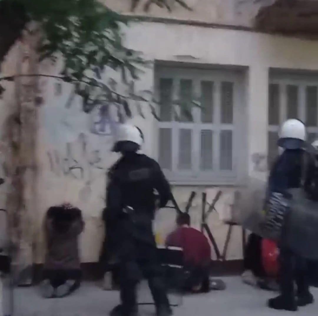 Yunanistan’da Politik Sığınmacılara Operasyon