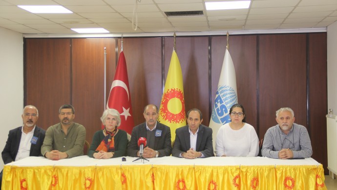 Eğitim Sen, baskı ve saldırılara karşı haklı taleplerinden vazgeçmeyeceğiz