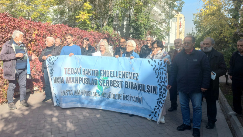 Hasta Mahpuslar İçin 426’ncı haftasında İHD Ankara Şubesi önünde gerçekleştirdi