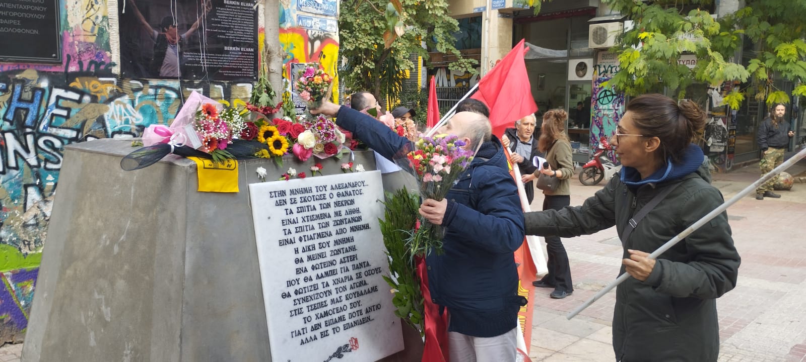 Alex için bu yıl yaptırılan anıt önünde anma etkinlikleri yapıldı.