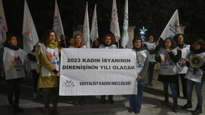 SKM “2023 kadın isyanının, direnişinin yılı olacak” diye haykırdı.